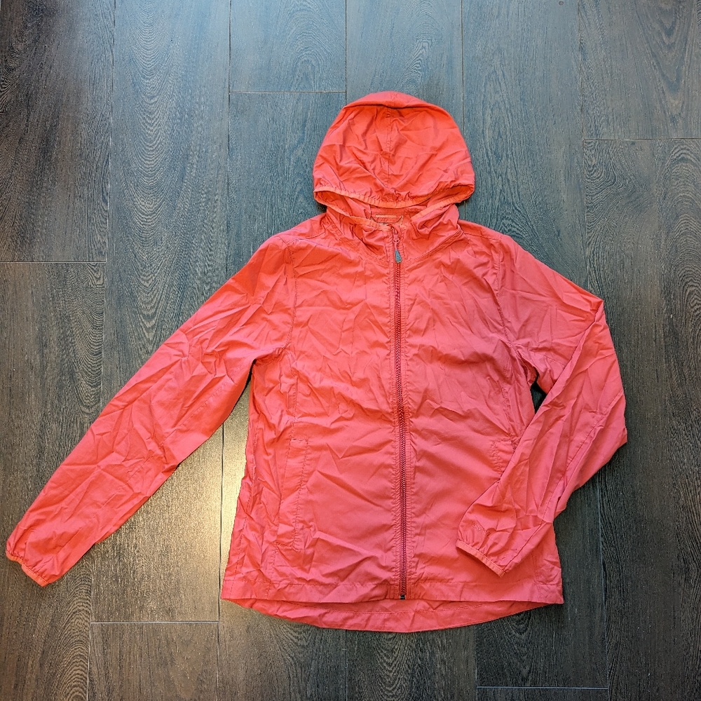 EUC packable windbreaker
